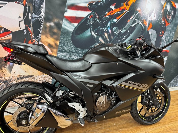 2023 Suzuki GIXXER SF MATTE GRAY