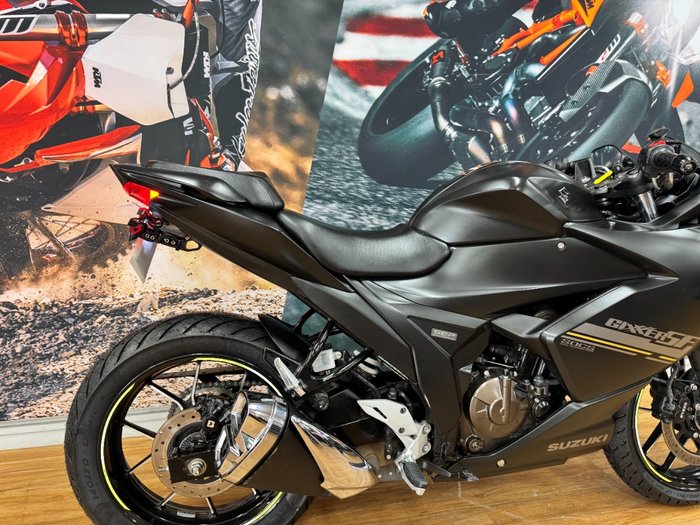 2023 Suzuki GIXXER SF MATTE GRAY