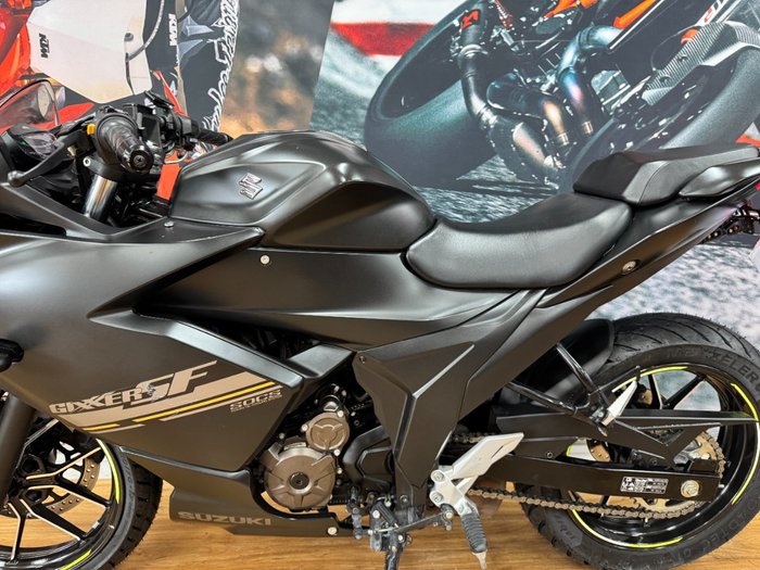 2023 Suzuki GIXXER SF MATTE GRAY