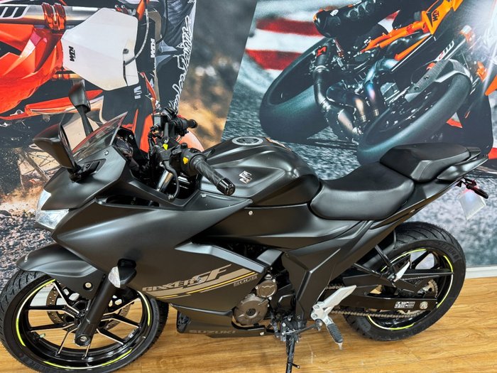 2023 Suzuki GIXXER SF MATTE GRAY