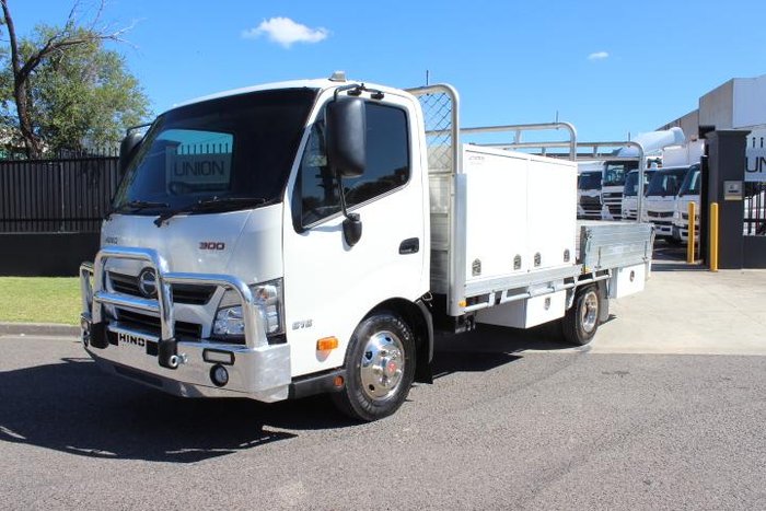 2016 Hino 300 616 616 WHITE
