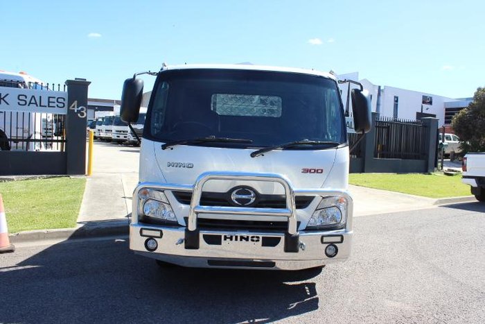 2016 Hino 300 616 616 WHITE