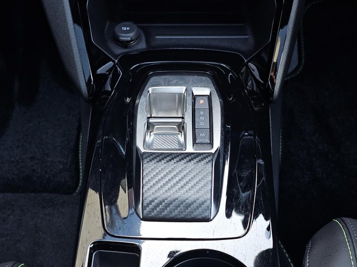 2025 Peugeot 2008 GT Hybrid