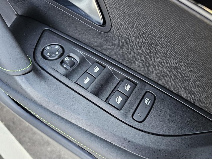 2025 Peugeot 2008 GT Hybrid