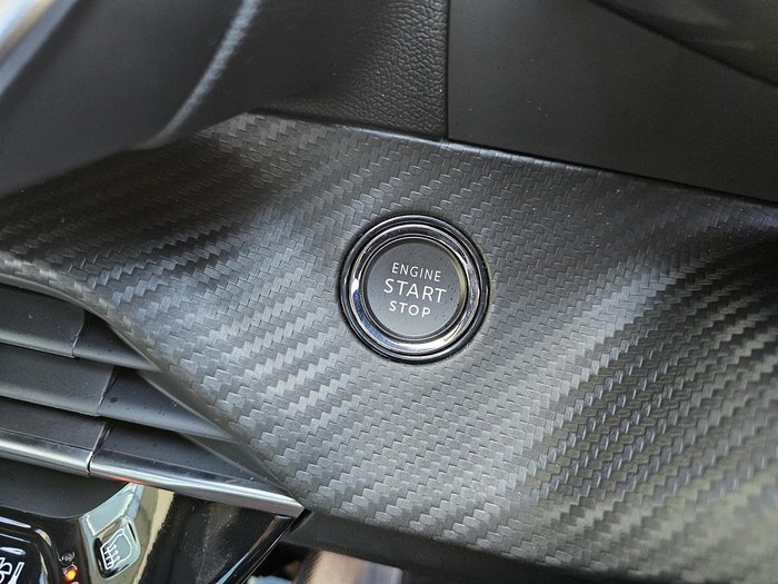 2025 Peugeot 2008 GT Hybrid