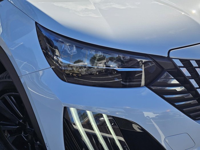 2025 Peugeot 2008 GT Hybrid