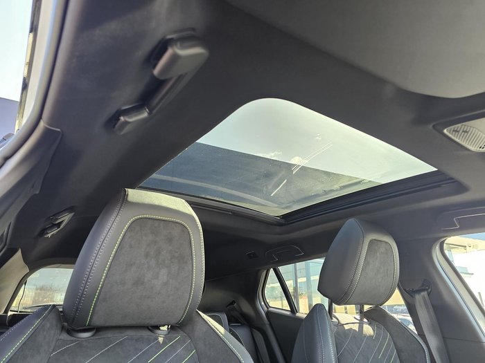 2025 Peugeot 2008 GT Hybrid