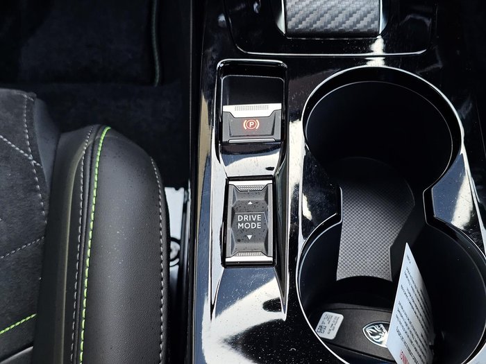 2025 Peugeot 2008 GT Hybrid P24 MY25