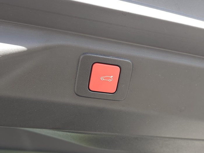 2025 Peugeot 3008 GT Premium Hybrid P64 MY25 Okenite White