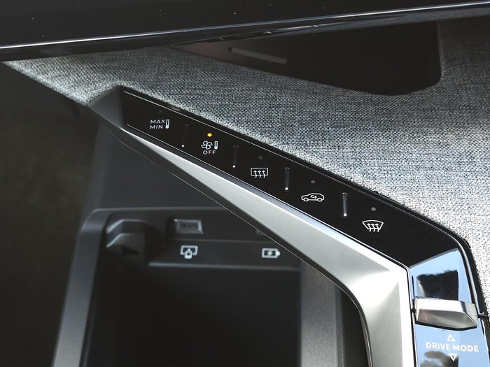 2025 Peugeot 3008 GT Premium Hybrid P64 MY25 Okenite White