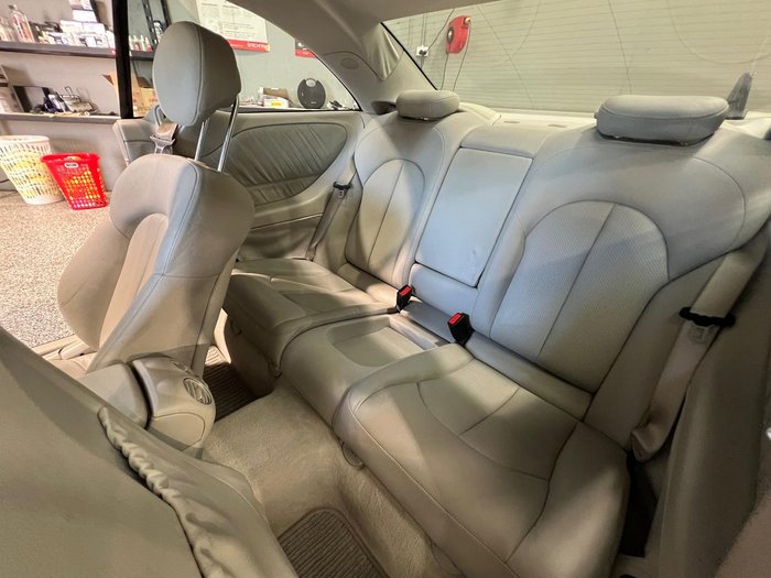 2003 Mercedes-Benz CLK-Class CLK320 Avantgarde C209 Red