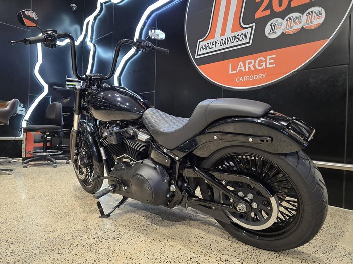 2017 Harley-Davidson Street Bob 107 (FXBB) Softail Black