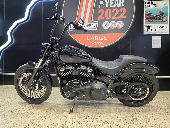 2017 Harley-Davidson Street Bob 107 (FXBB) Softail Black