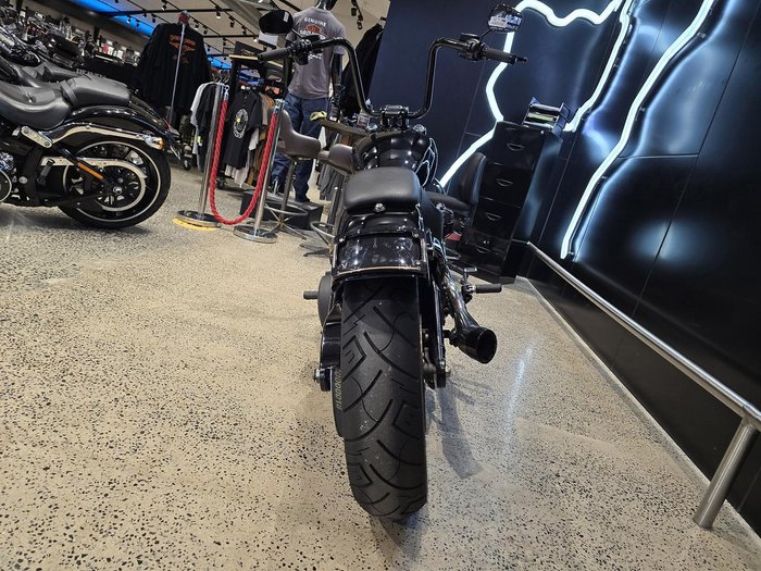 2017 Harley-Davidson Street Bob 107 (FXBB) Softail Black