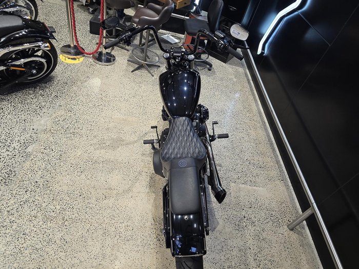 2017 Harley-Davidson Street Bob 107 (FXBB) Softail Black