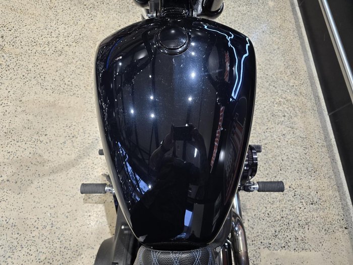 2017 Harley-Davidson Street Bob 107 (FXBB) Softail Black