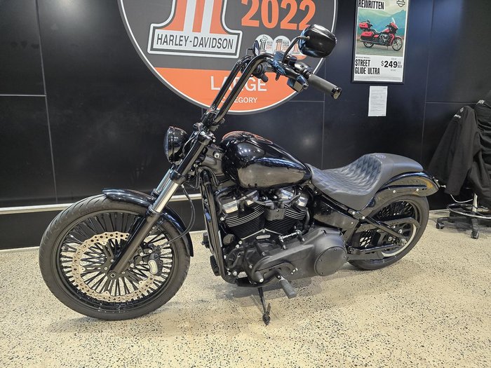 2017 Harley-Davidson Street Bob 107 (FXBB) Softail Black