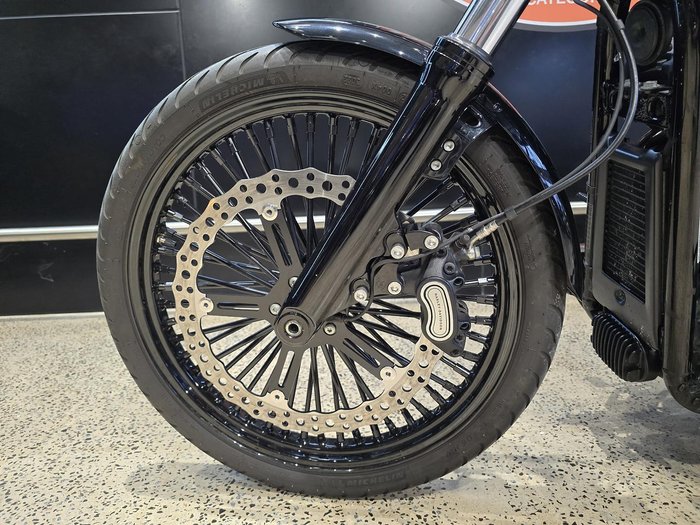 2017 Harley-Davidson Street Bob 107 (FXBB) Softail Black