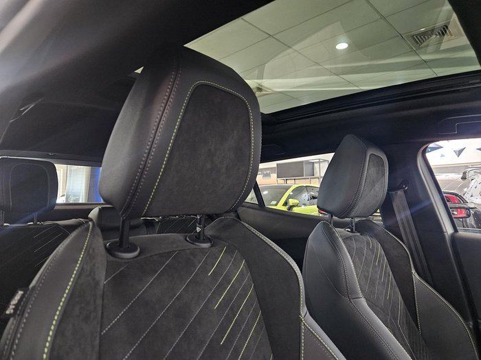 2025 Peugeot 2008 GT Hybrid