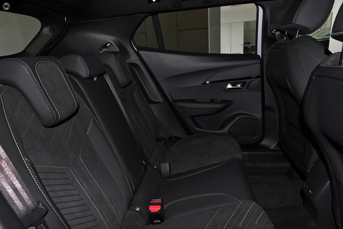 2025 Peugeot 2008 GT Hybrid