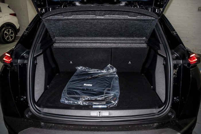 2025 Peugeot 2008 GT Hybrid P24 MY25 Nera Black