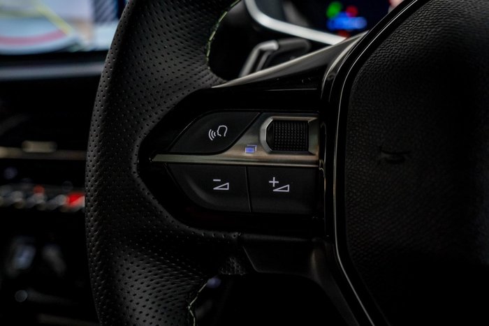2025 Peugeot 2008 GT Hybrid P24 MY25 Nera Black