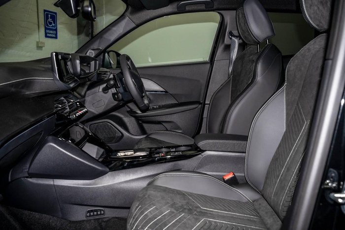2025 Peugeot 2008 GT Hybrid P24 MY25 Nera Black