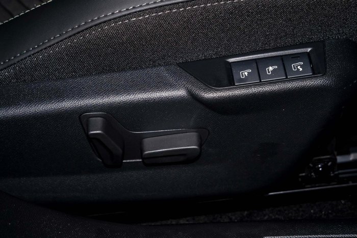 2025 Peugeot 2008 GT Hybrid P24 MY25 Nera Black