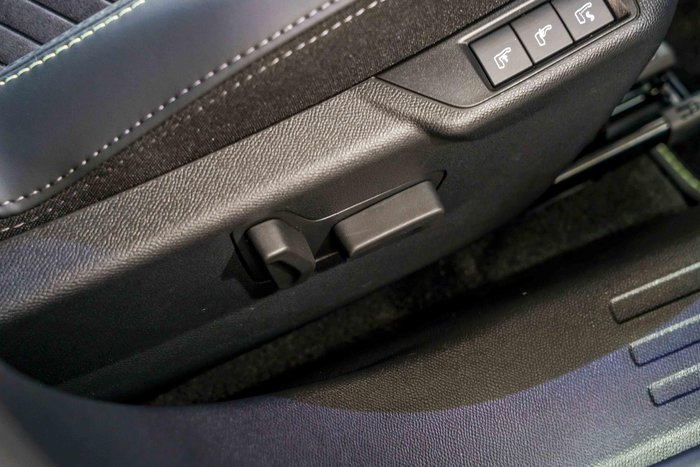 2025 Peugeot 2008 GT Hybrid