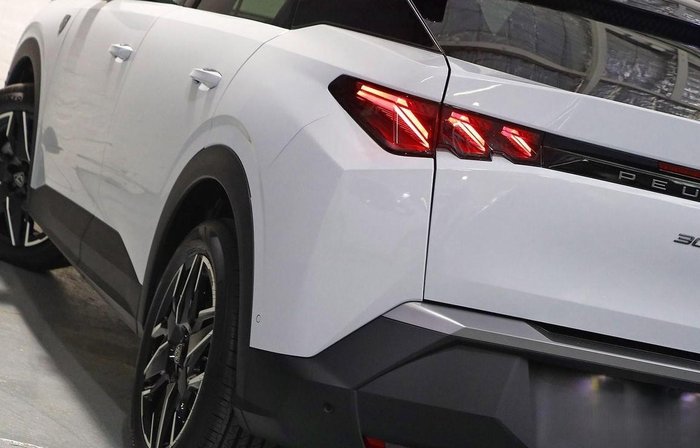 2025 Peugeot 3008 Allure Hybrid P64 MY25 Okenite White