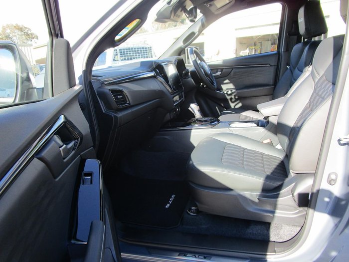 2025 Isuzu D-MAX BLADE