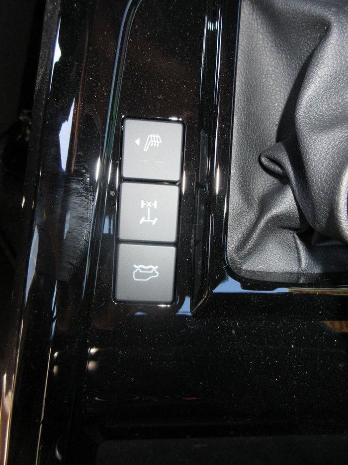 2025 Isuzu D-MAX BLADE