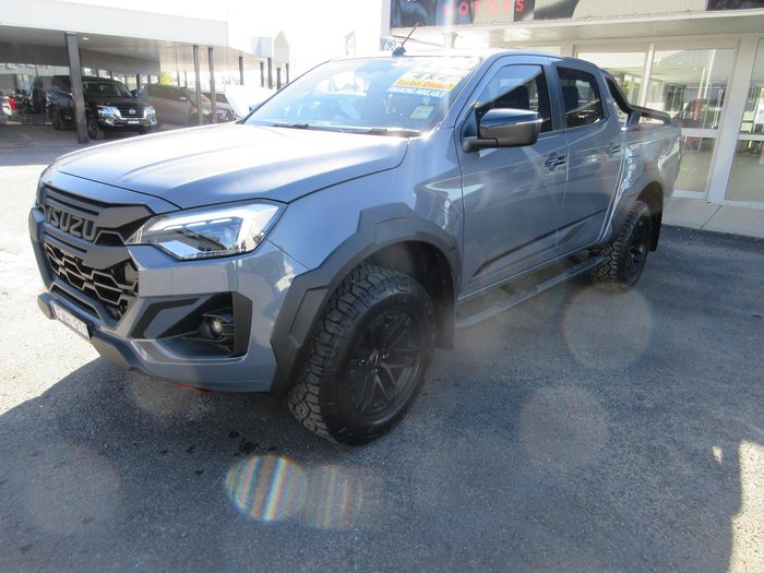 2025 Isuzu D-MAX BLADE