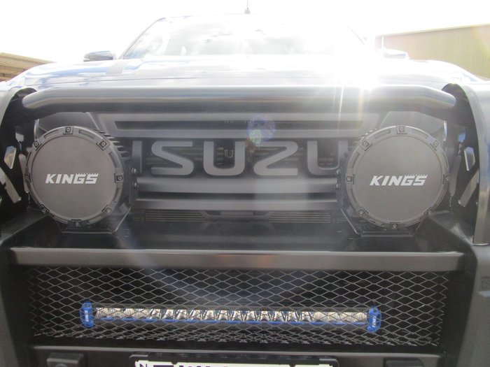 2025 Isuzu D-MAX BLADE