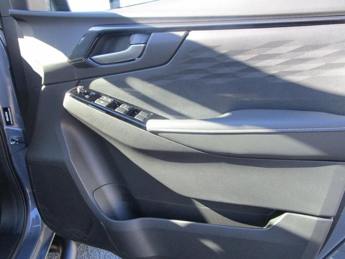 2025 Isuzu D-MAX BLADE