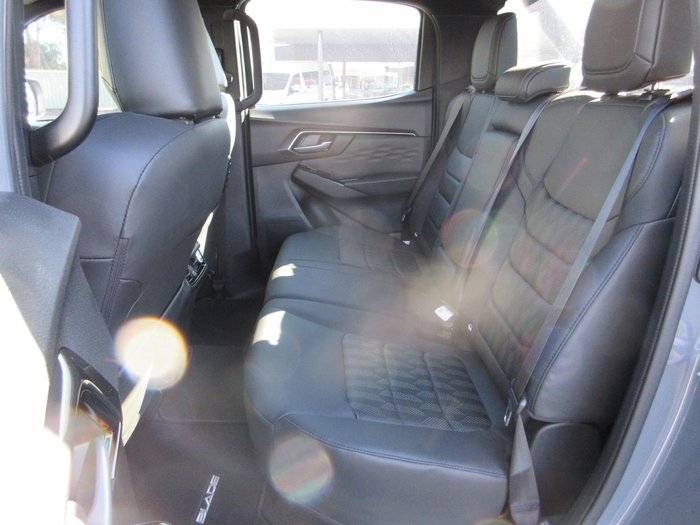 2025 Isuzu D-MAX BLADE