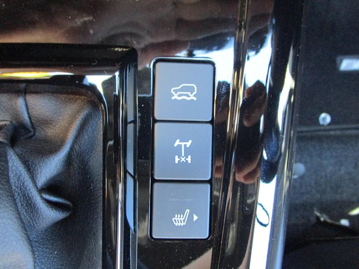 2025 Isuzu D-MAX BLADE