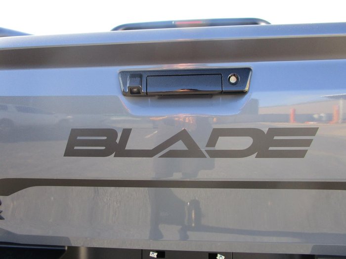 2025 Isuzu D-MAX BLADE