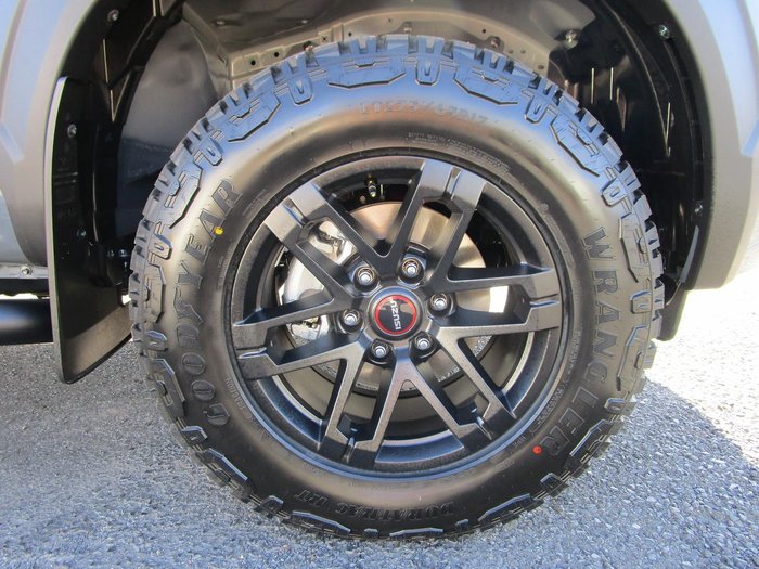 2025 Isuzu D-MAX BLADE