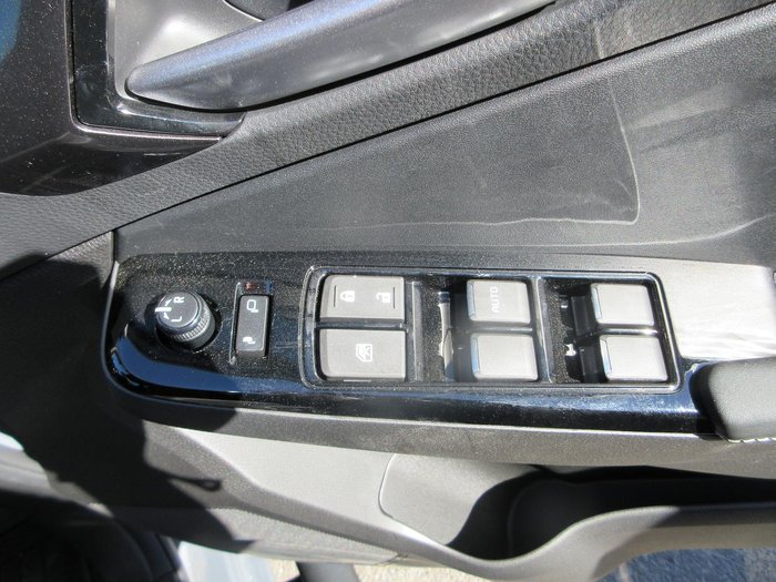 2025 Isuzu D-MAX BLADE