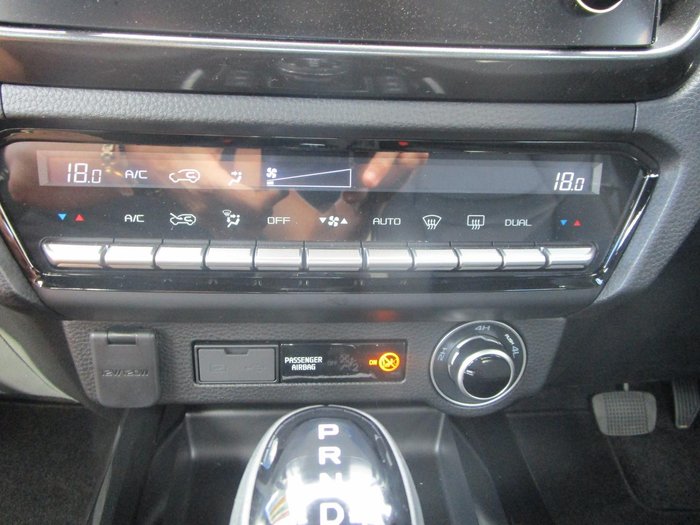 2025 Isuzu D-MAX BLADE
