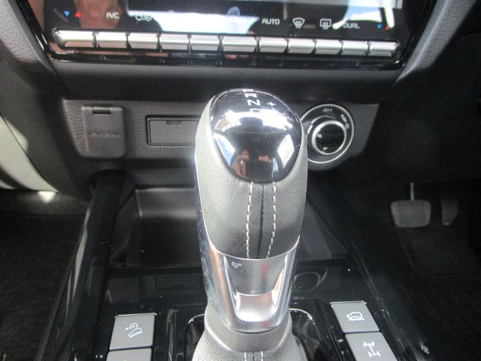 2025 Isuzu D-MAX BLADE