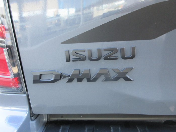 2025 Isuzu D-MAX BLADE