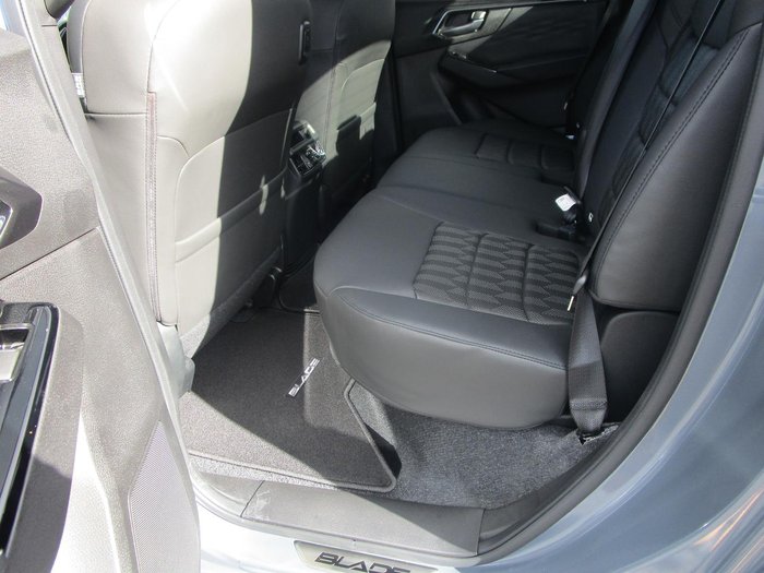 2025 Isuzu D-MAX BLADE