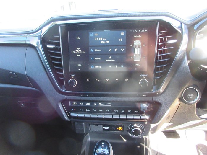 2025 Isuzu D-MAX BLADE