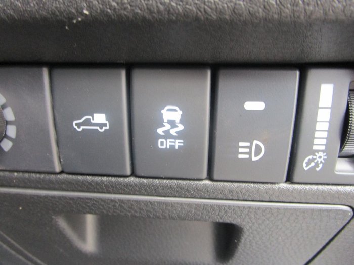 2025 Isuzu D-MAX BLADE
