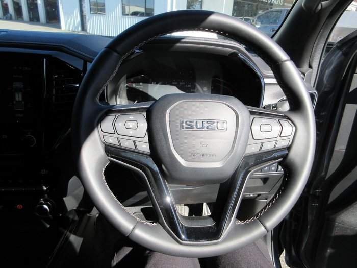 2025 Isuzu D-MAX BLADE