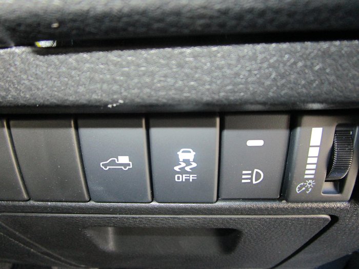 2025 Isuzu D-MAX BLADE