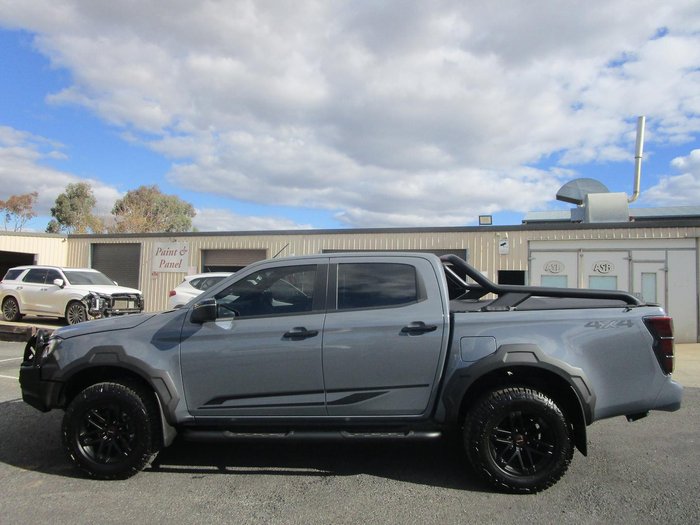 2025 Isuzu D-MAX BLADE