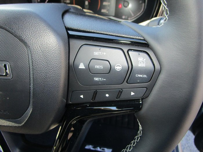 2025 Isuzu D-MAX BLADE